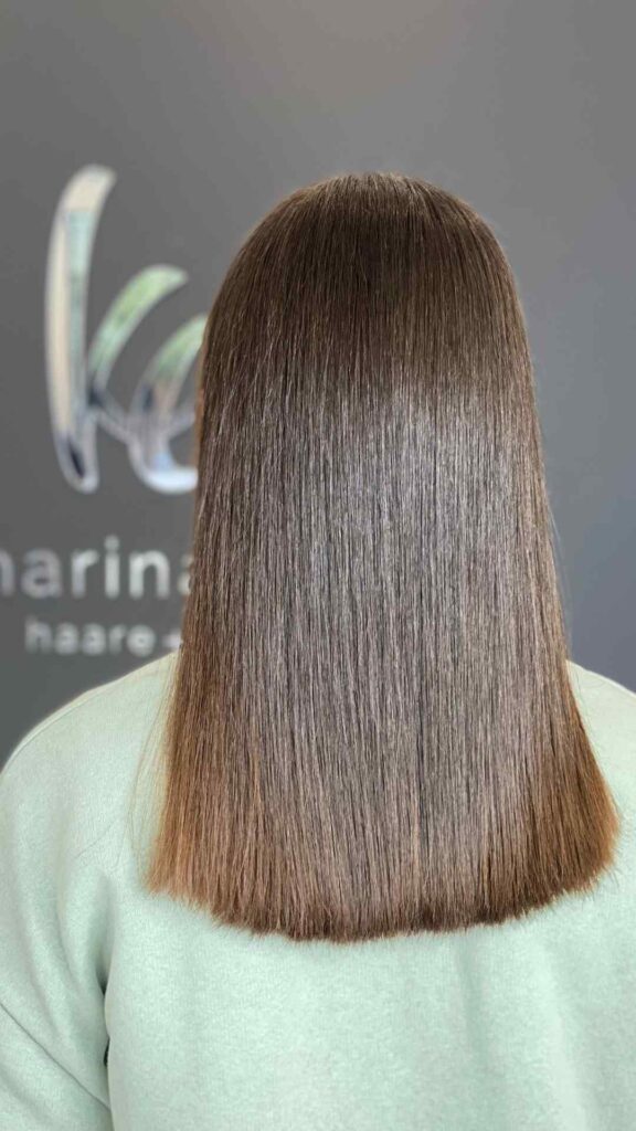 dauerhaft glattes Haar nach der Keratinglättung